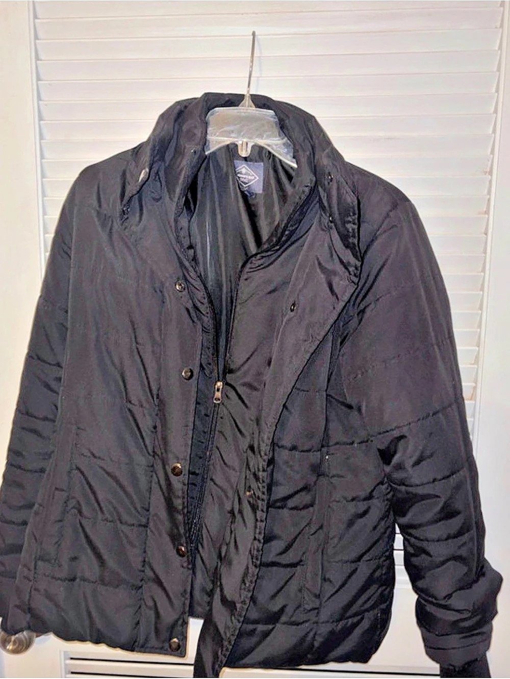 St. John's Bay Women's Black Puffer Jacket Size Medium